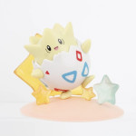 Figuras de Pokémon medianas con bases decoradas