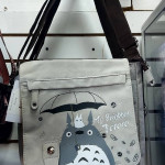 Bolso de Totoro de lado, Studios Ghibli, cartera
