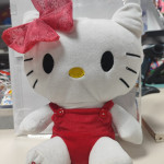 Peluche de Hello Kitty overol rojo, Sanrio