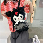 Bolso de Kuromi peluche, Sanrio